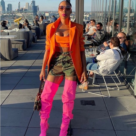 Zamar Lewis • Glam Camo Shorts Size:L - Picture 2 of 4